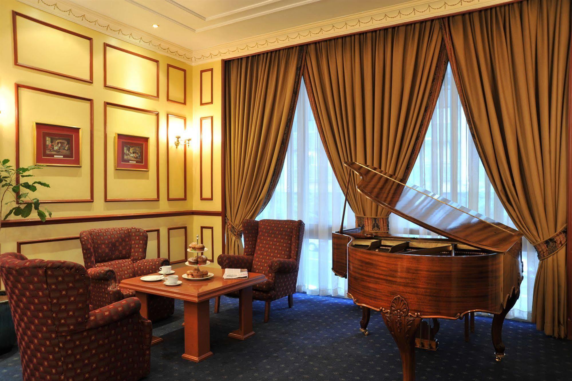The Devonshire Hotel Йоханнесбург Экстерьер фото